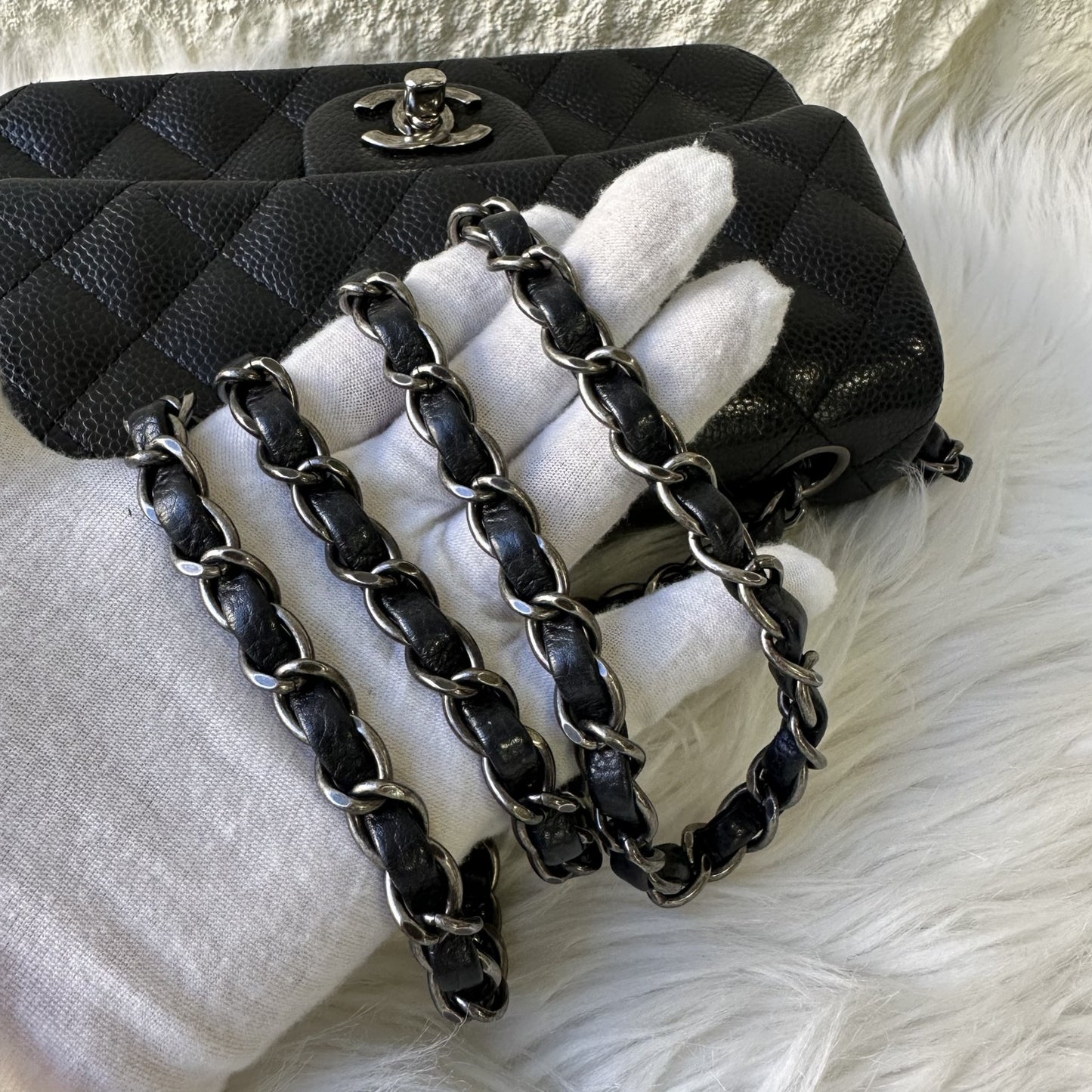 CHANEL ミニ マトラッセ 20 チェーンショルダーバッグ キャビアブラック【中古】