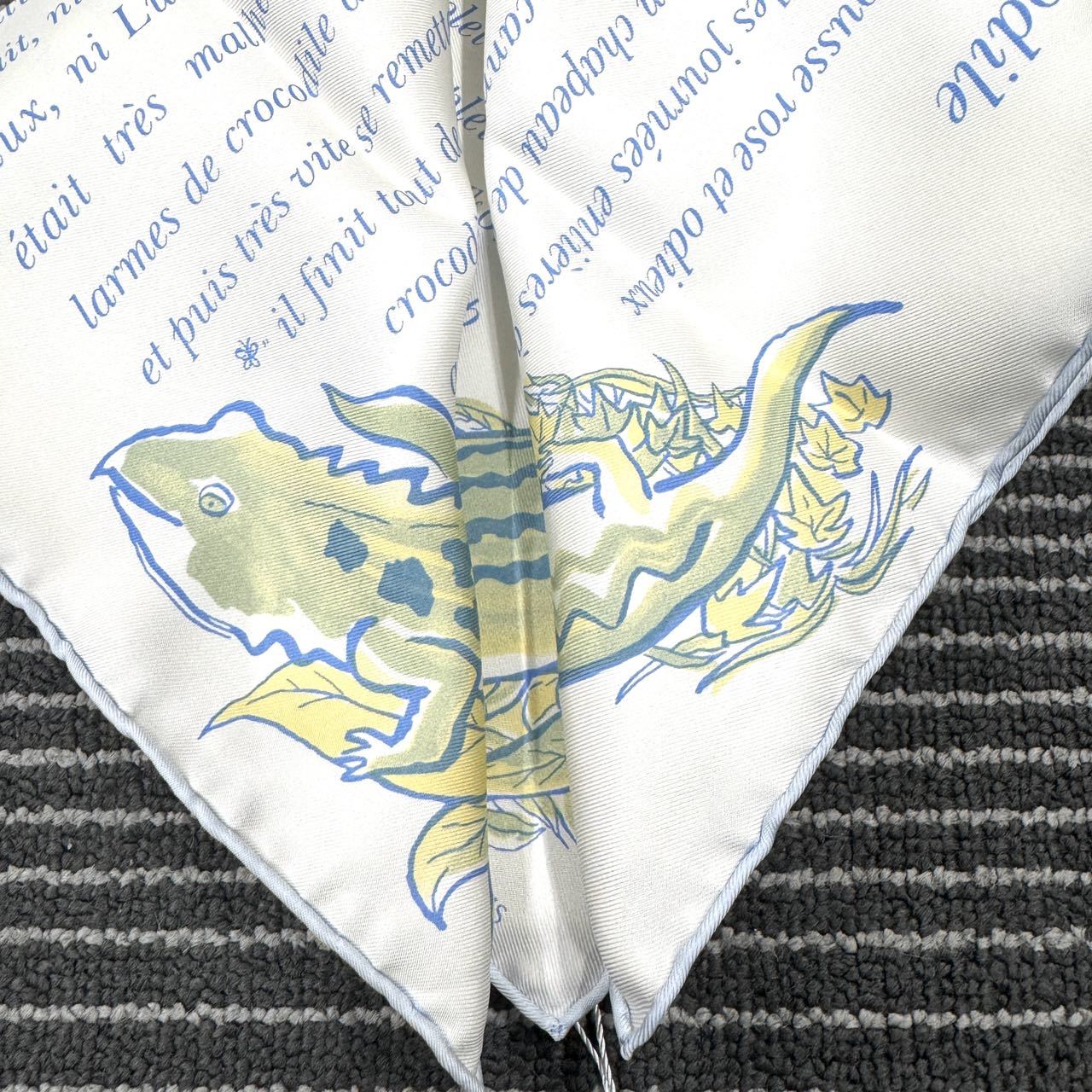 エルメス カレ45「クローヴィス」シルクスカーフ【中古】