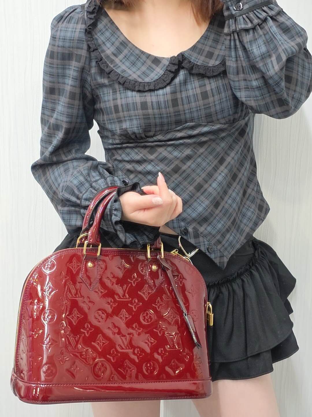 Louis Vuitton Patent Alma Handbag (Pre-owned)