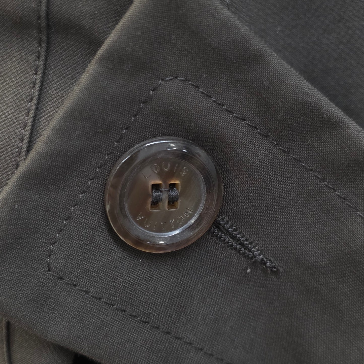 Louis Vuitton Double-breasted trench coat (Pre-owned)