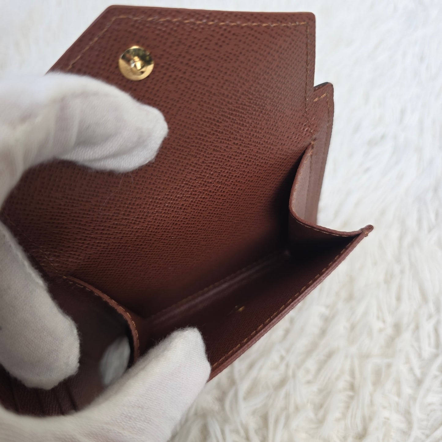 Louis Vuitton Monogram Short Wallet (Pre-owned)