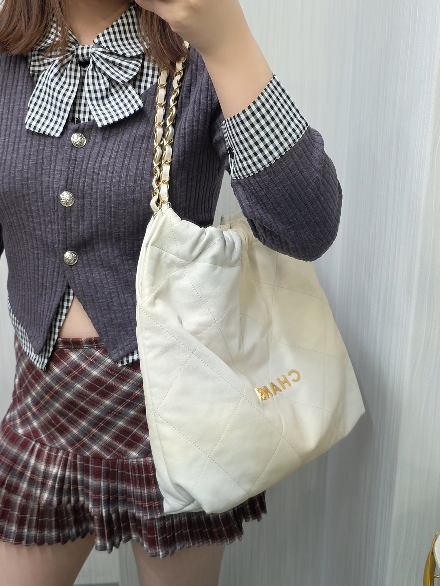 CHANEL 22 Tote / Shopping Bag (Pre-owned)