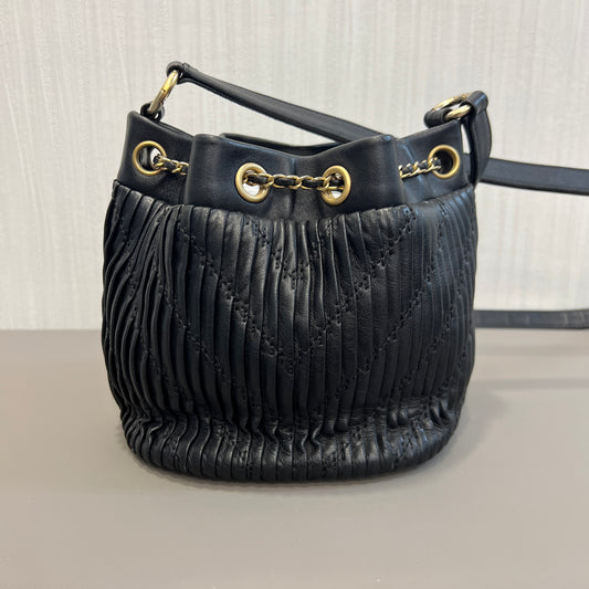 CHANEL Drawstring Bucket Chain Shoulder Handbag (Pre-Owned)