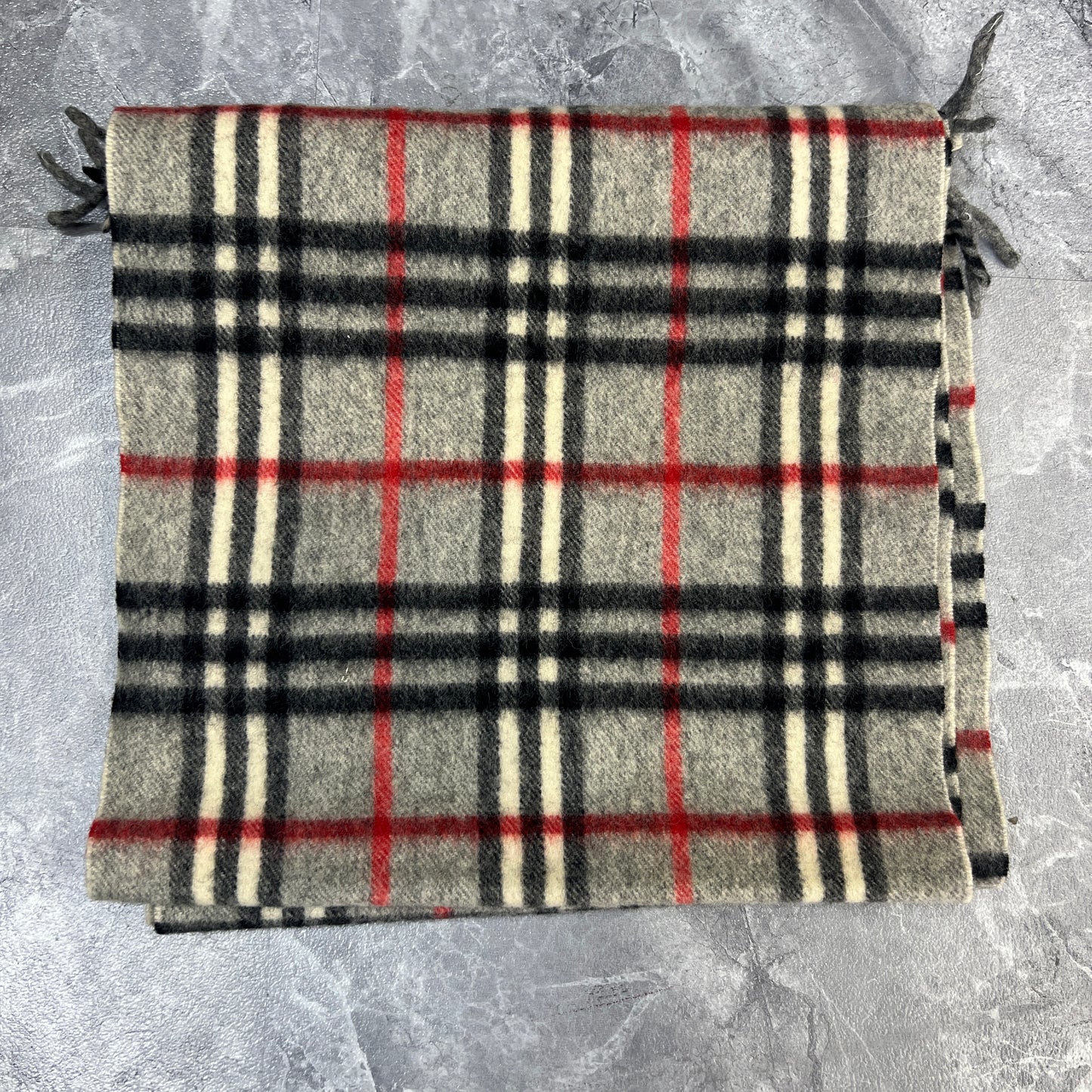 Burberry经典格纹羊绒围巾(二手)