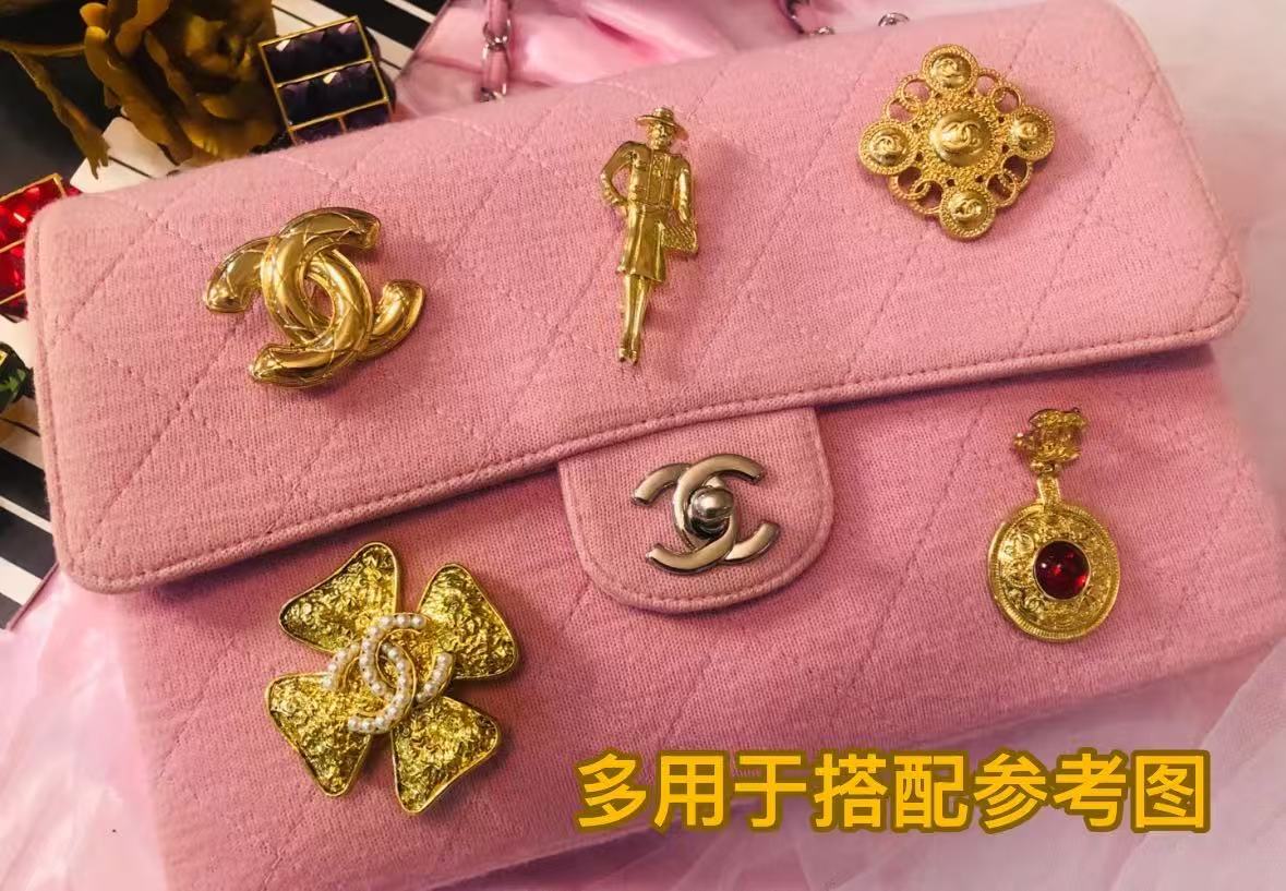 CHANEL Vintage Gabrielle Figure Brooch (Pre-Owned)