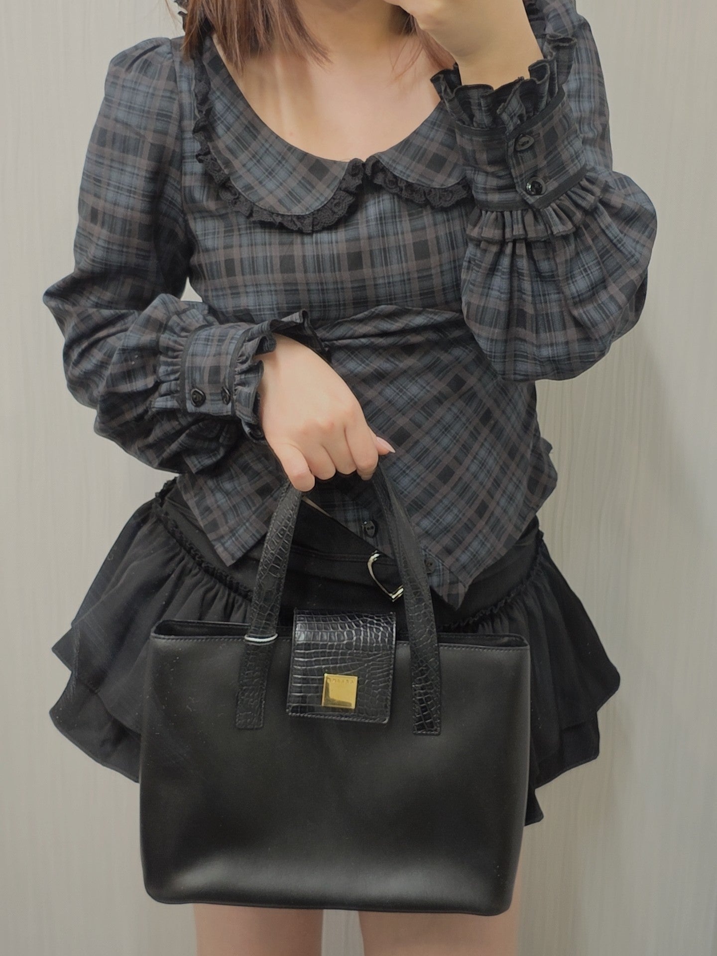 CELINE Croc-Embossed Leather Tote (Pre-owned)