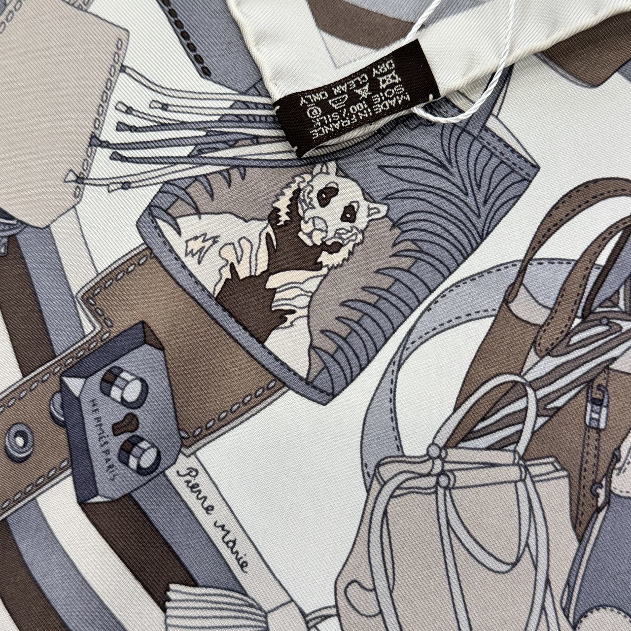 Hermès Madame Cuir Silk Scarf (Pre-Owned)