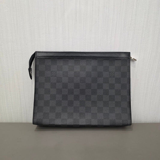 Louis Vuitton Damier Graphite Pochette Voyage MM Clutch (Pre-Owned)