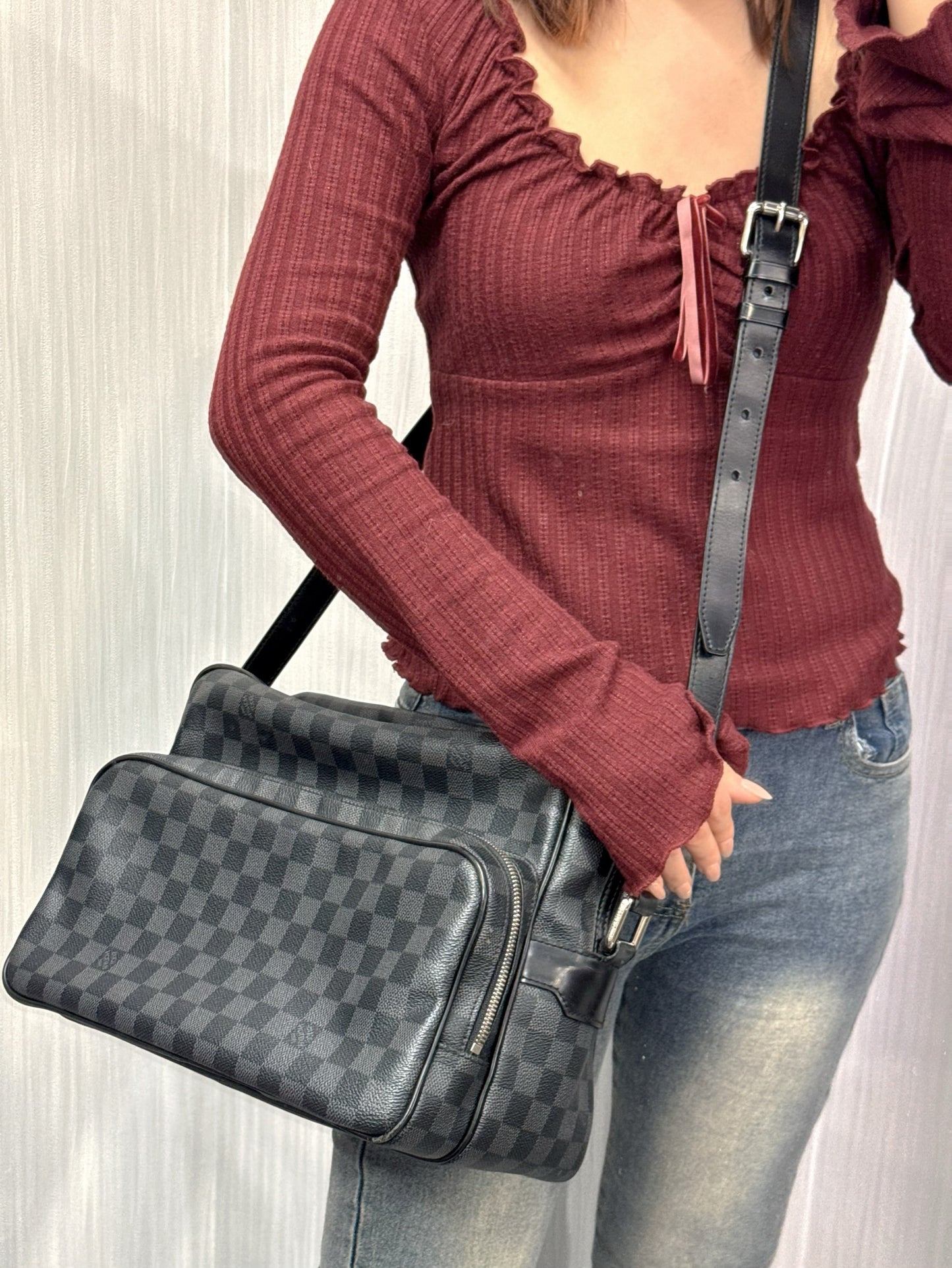Louis Vuitton Damier Graphite Shoulder Bag (Pre-Owned)