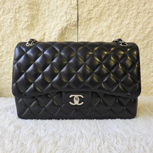 Chanel Classic Double Flap Chain Shoulder Bag (Pre-Owned)