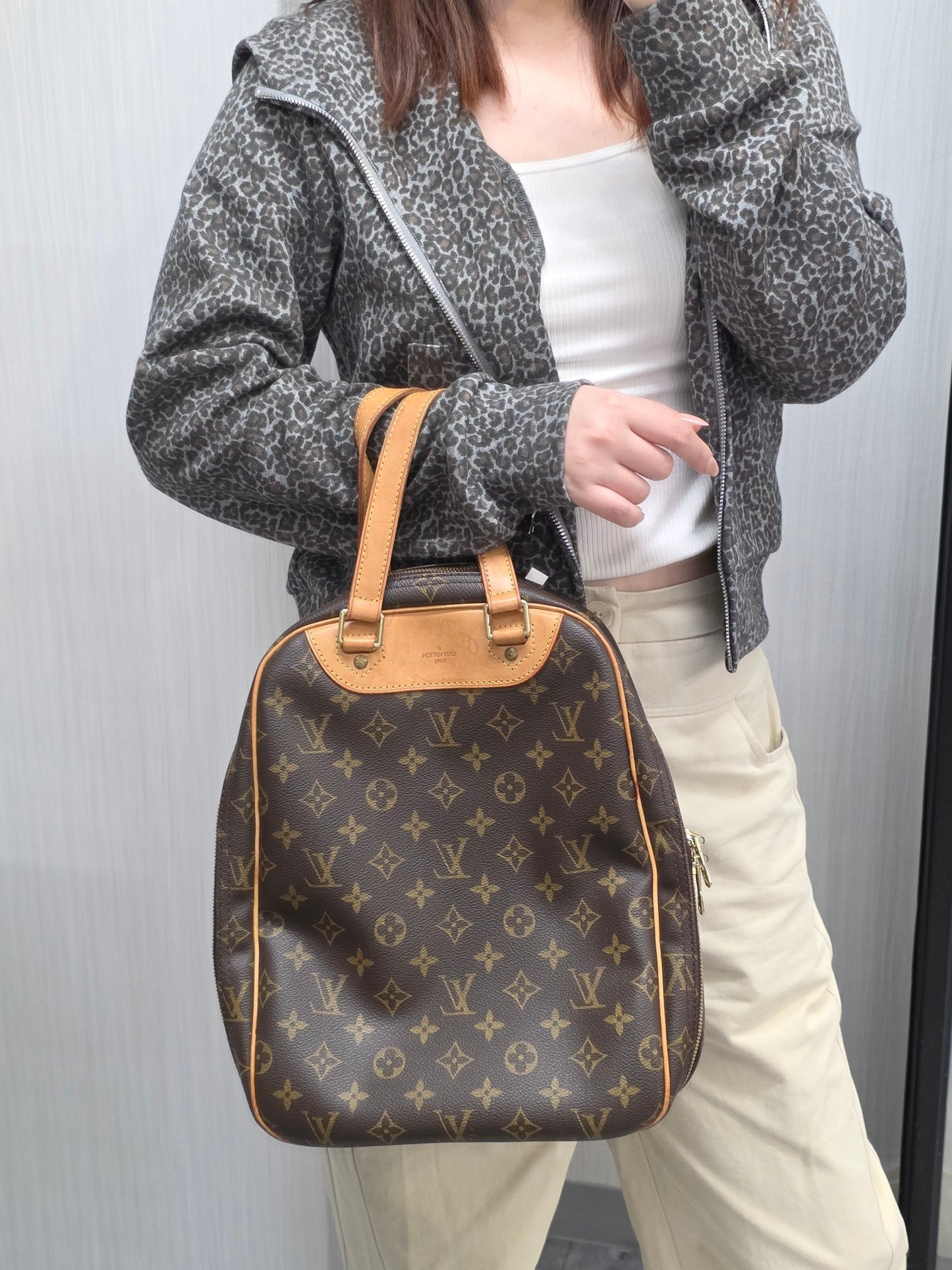 Louis Vuitton Monogram Excursion Shoe Bag (Pre-Owned)
