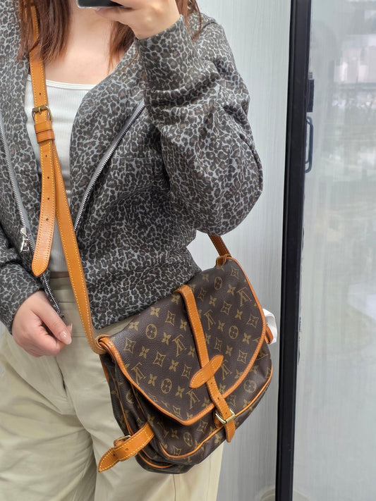 Louis Vuitton Monogram Saumur Shoulder Bag (Pre-Owned)