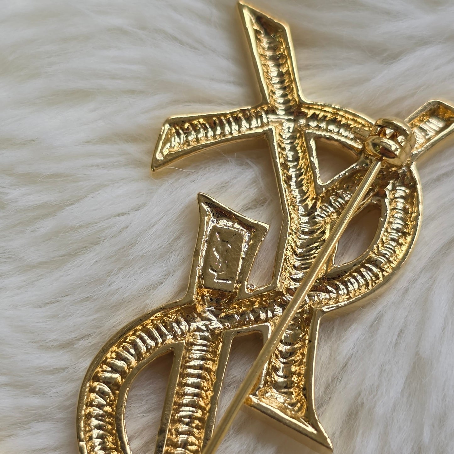 Yves Saint Laurent Gold Logo Brooch (Pre-Owned)