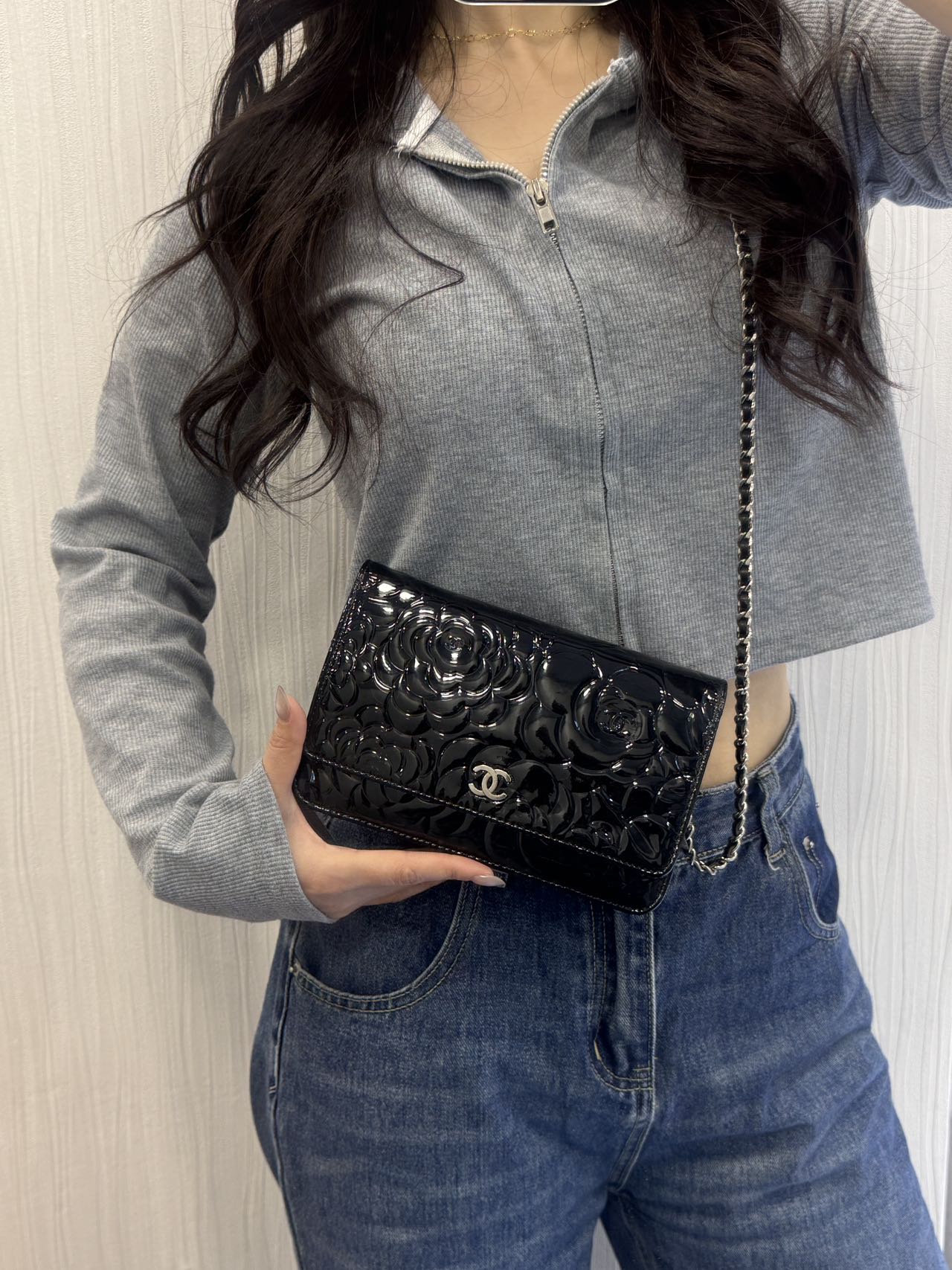 Chanel Camellia Embossed Patent Chain Wallet (Pre-Owned)