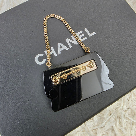 Chanel Black Quilted Pattern Chain Mini Bag (Pre-Owned)