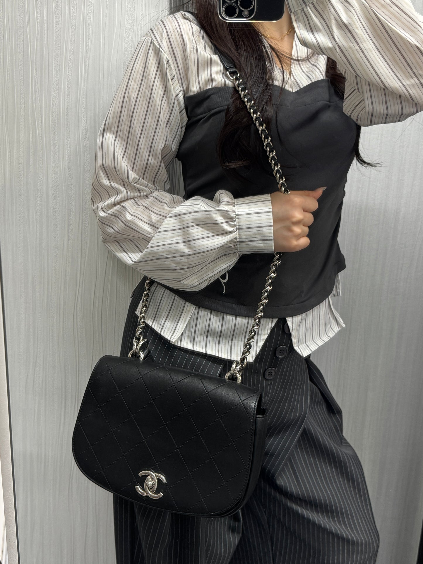 Chanel Black Quilted Leather Top Handle Chain Shoulder Bag (Pre-Owned)