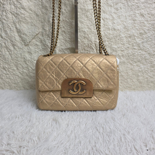 Chanel Gold Metallic Quilted Leather Chain Shoulder Bag (Pre-Owned)