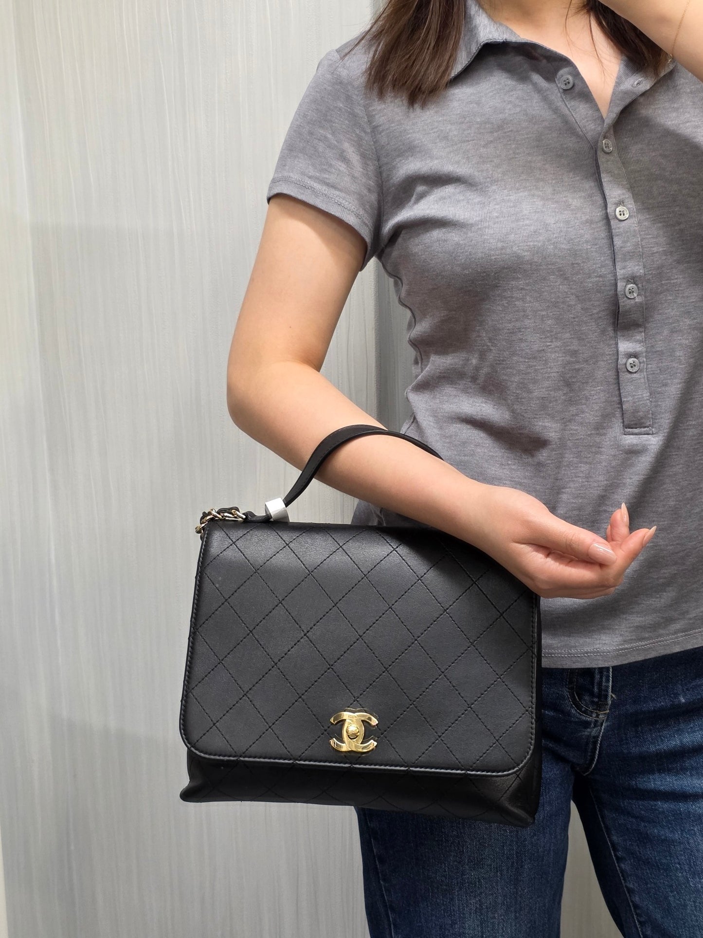 Chanel Black Quilted Leather Top Handle Chain Shoulder Bag (Pre-Owned)