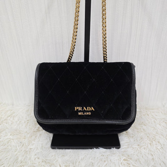 PRADA One Shoulder Chained Bag (Pre-owned)