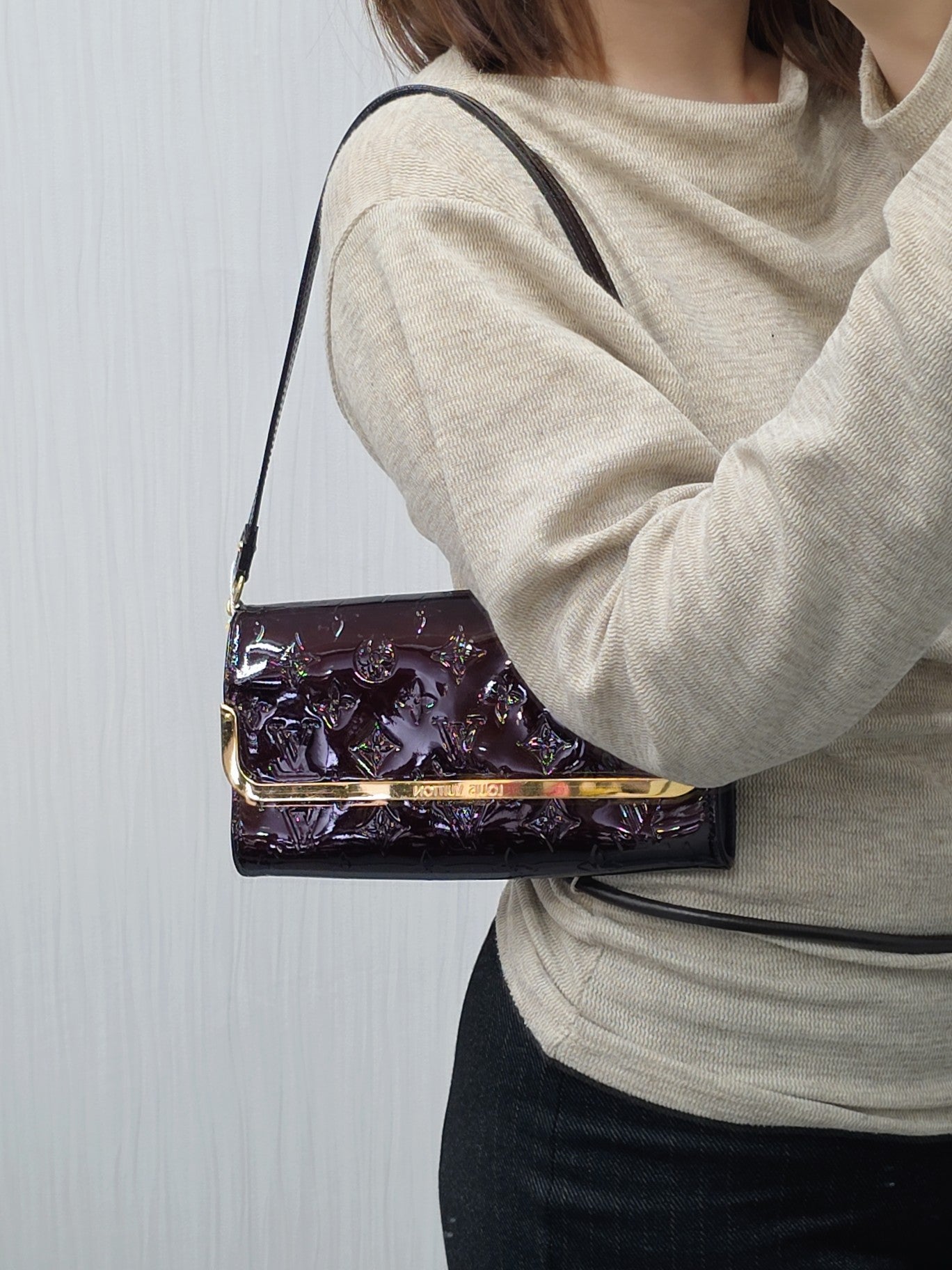 Louis Vuitton Patent Shoulder Bag (Pre-owned)