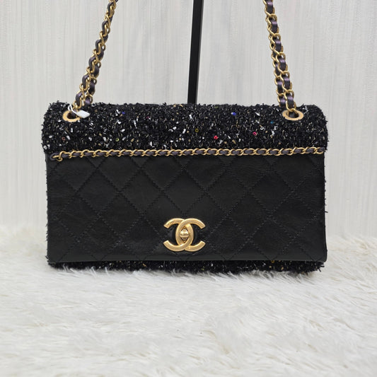 CHANEL Chained Shoulder Bag (Pre-owned)