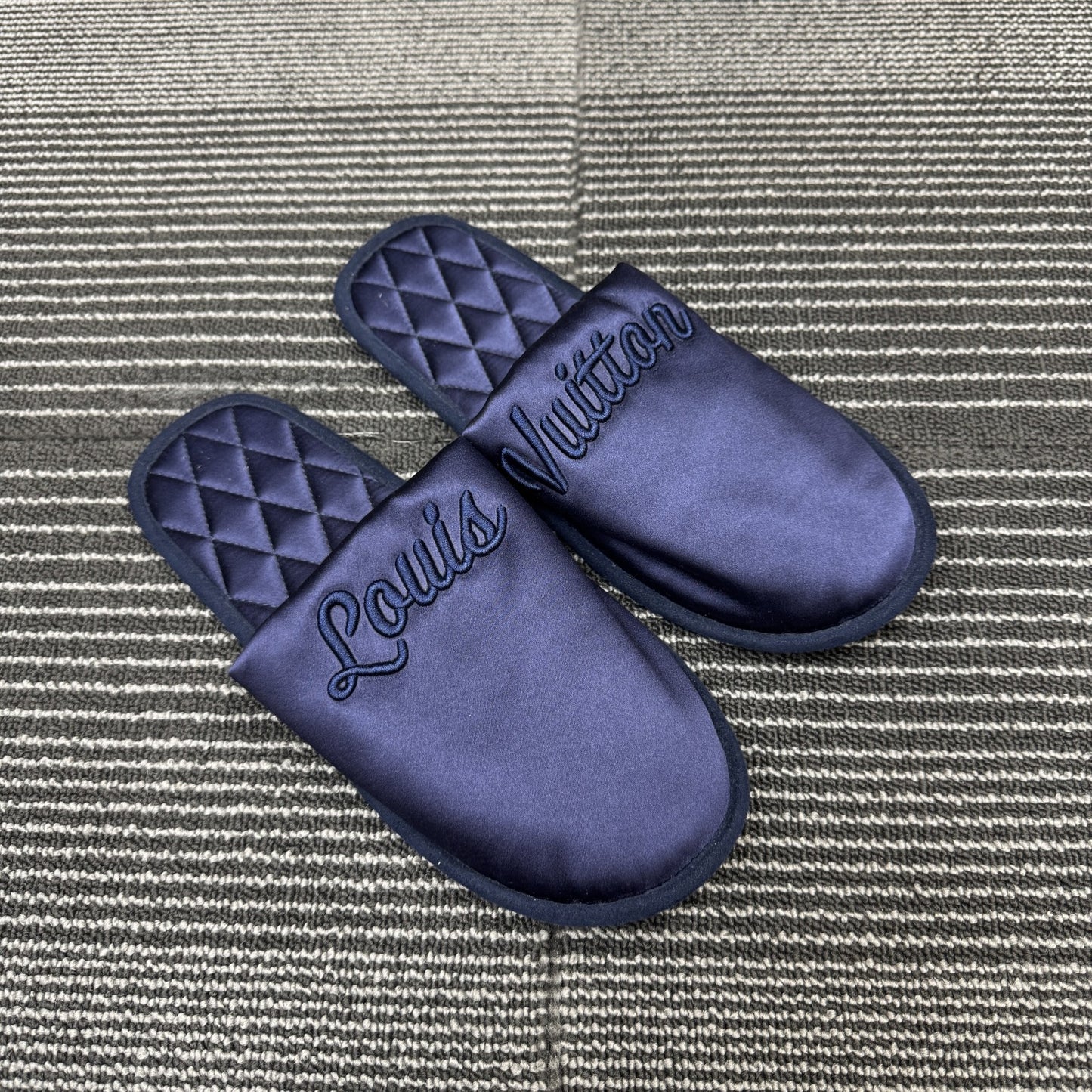 LOUIS VUITTON LV スイートライン サテン スリッパ ネイビー サイズ36~37【中古】