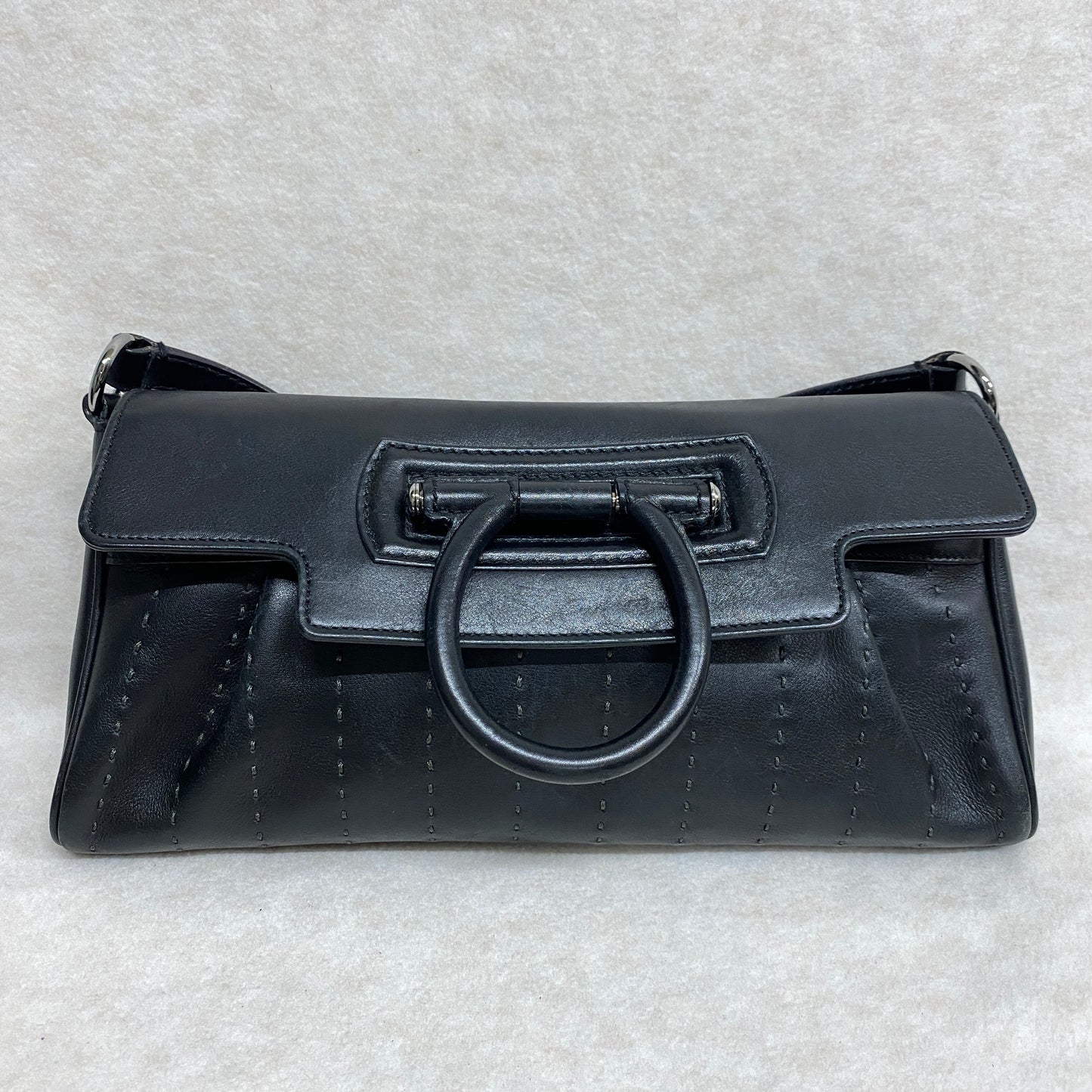 フェラガモ ヴァラ レザーバッグ【中古】
