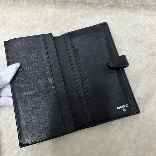 CHANEL ブラック&シルバー カメリア 長財布 【中古】