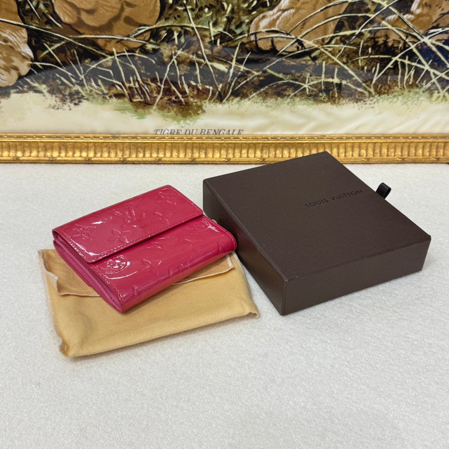ルイ・ヴィトン ピンク パテントレザー 二つ折り財布 カードホルダー【中古】