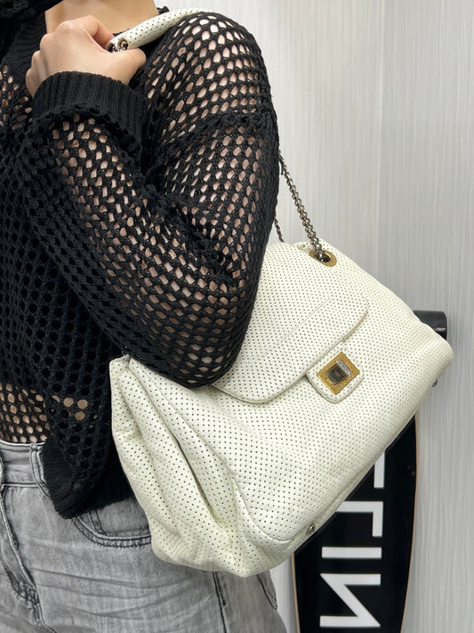 CHANEL ホワイト チェーンバッグ【中古】