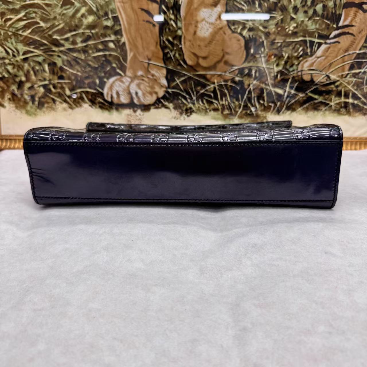 グッチ レザーショルダーバッグ【中古】