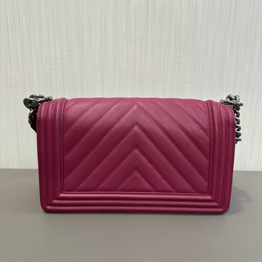CHANEL ルボーイ Vキルティングバッグ【中古】