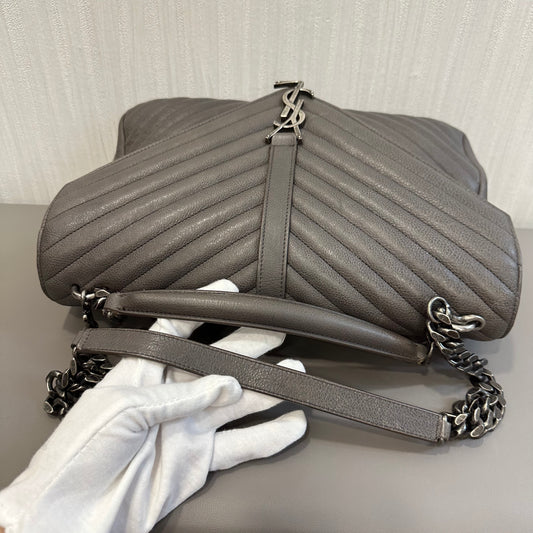 YSL グレー カーフスキン エンベロープ メッセンジャーバッグ 【中古】