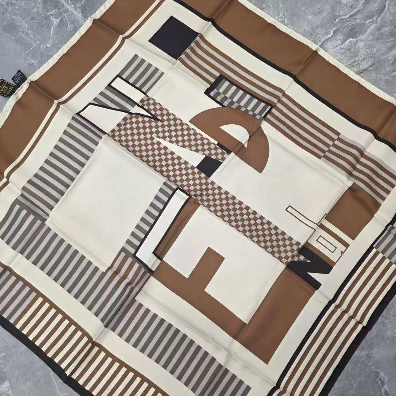 FENDI 丝巾(二手)