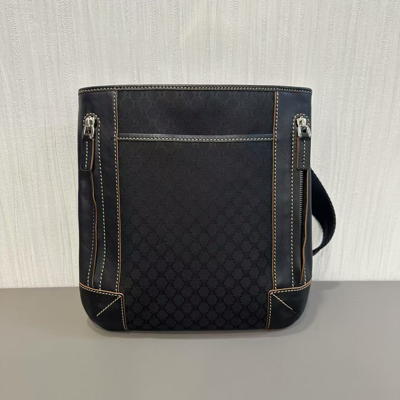 セリーヌ クラシック モノグラム ショルダーバッグ【中古】