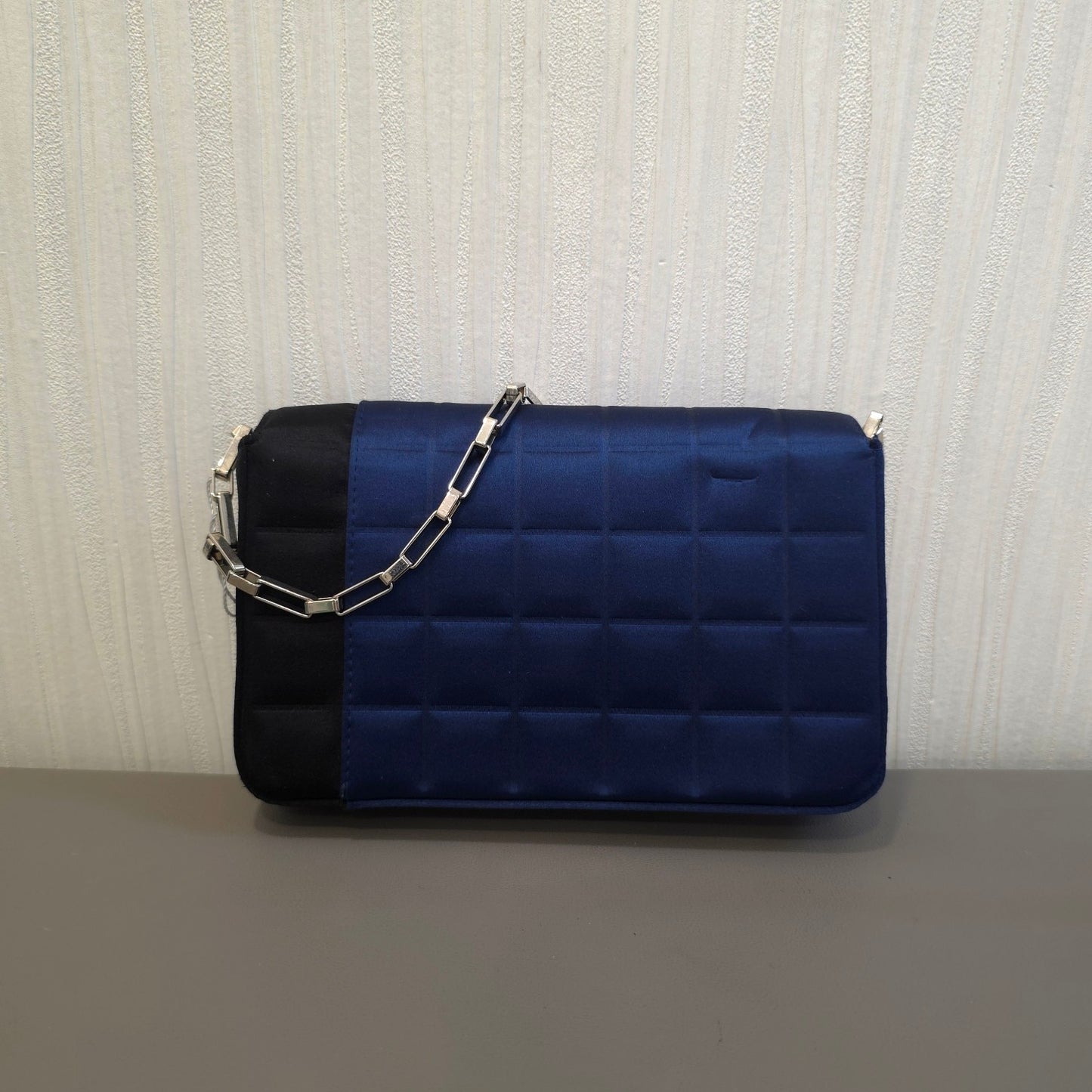 CHANEL サテンキルティングチェーンショルダーバッグ【中古】