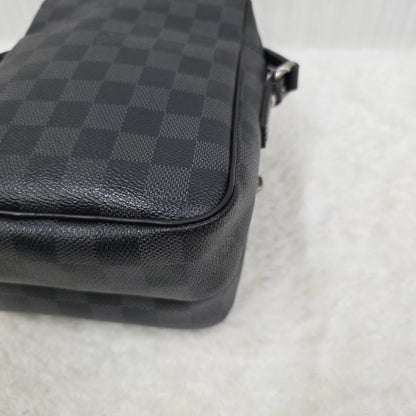 路易威登 Damier Graphite Rem N41446 单肩包 灰色 黑色 银色五金 斜挎包/手拿包 [二手] 