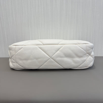 Chanel 19 Chain Shoulder Bag White [Pre-owned]