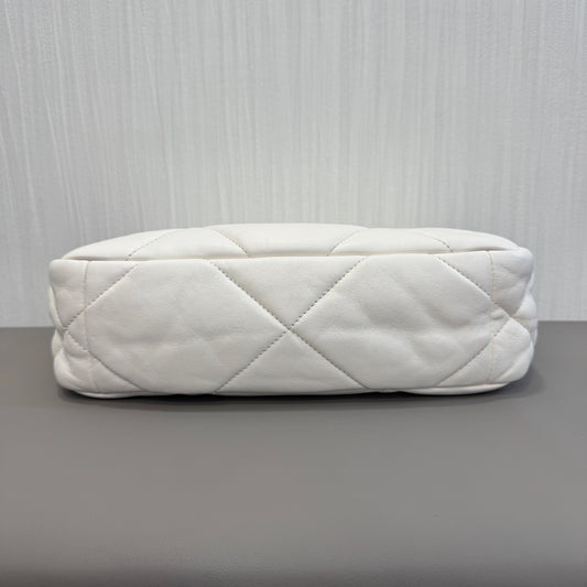 Chanel 19 Chain Shoulder Bag White [Pre-owned]