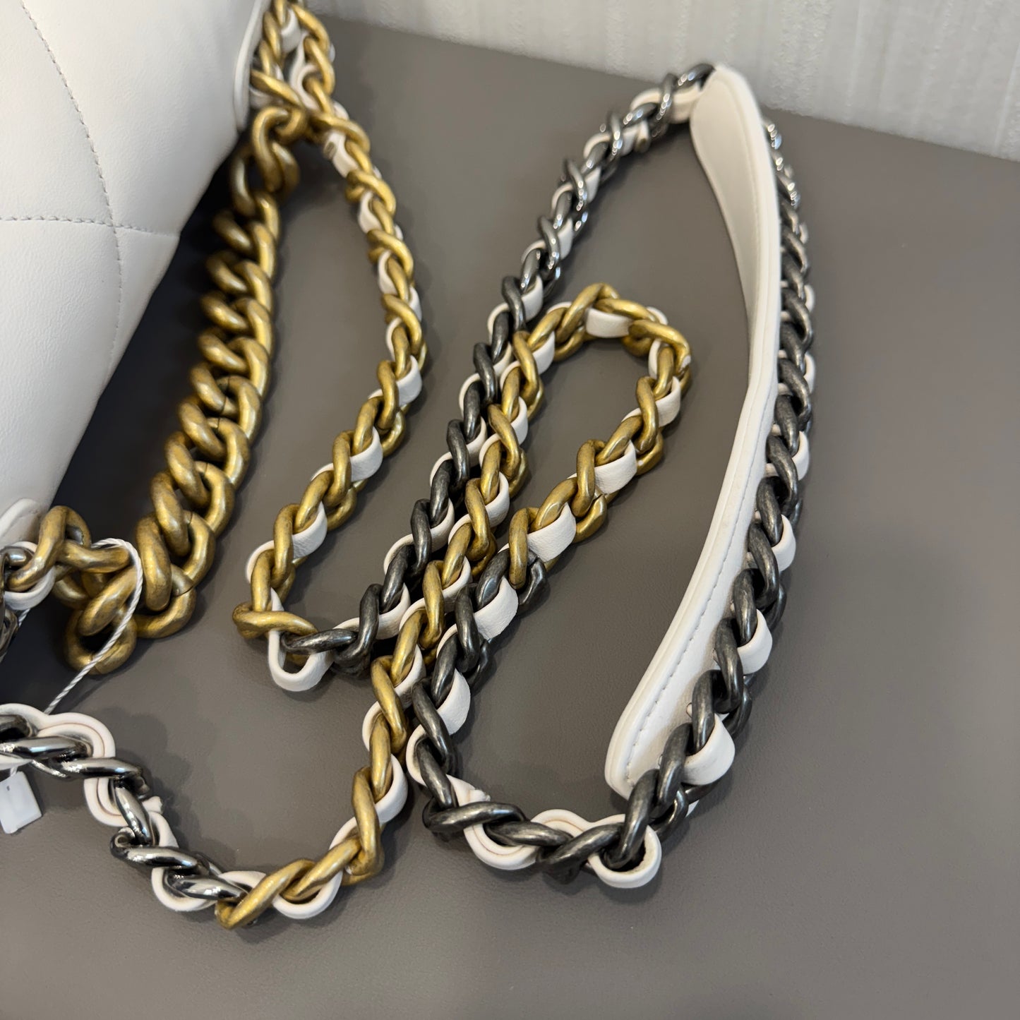 Chanel 19 Chain Shoulder Bag White [Pre-owned]