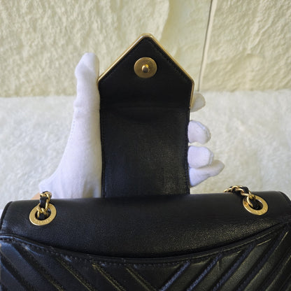 CHANEL シェブロン Vステッチ ショルダーバッグ レザー【中古】 