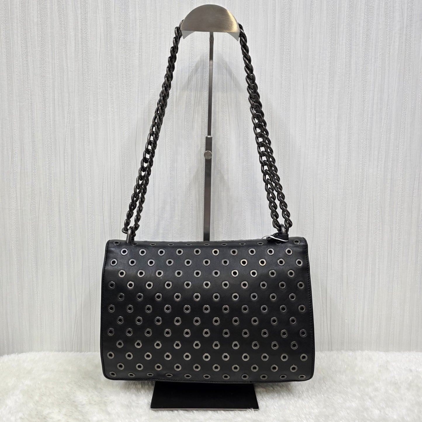 PRADA メタルパンチングレザーチェーンショルダーバッグ ブラック【中古】 
