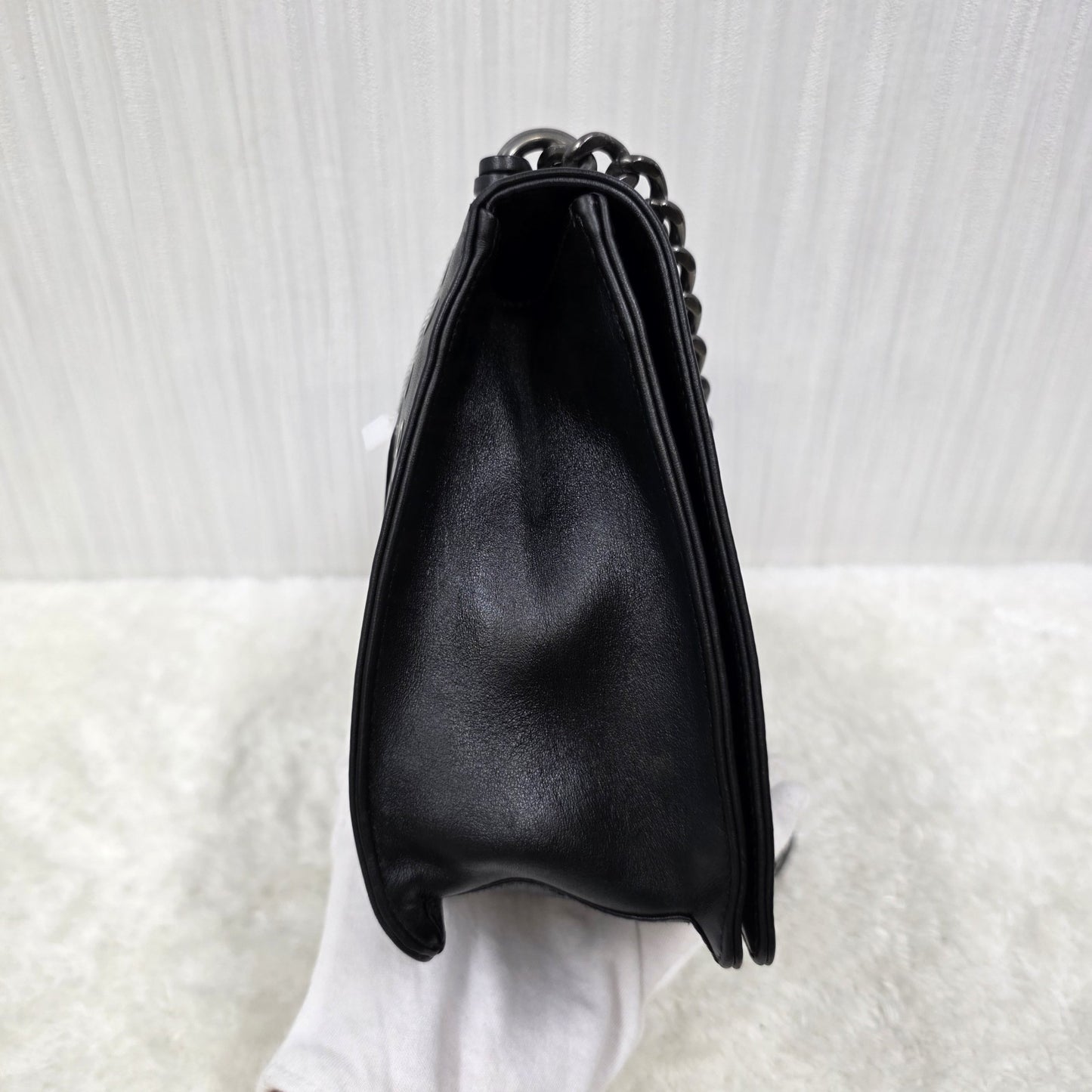 PRADA メタルパンチングレザーチェーンショルダーバッグ ブラック【中古】 