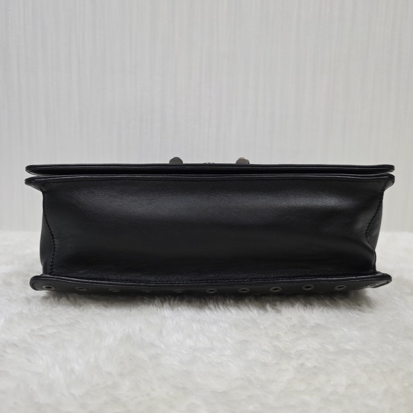 PRADA メタルパンチングレザーチェーンショルダーバッグ ブラック【中古】 