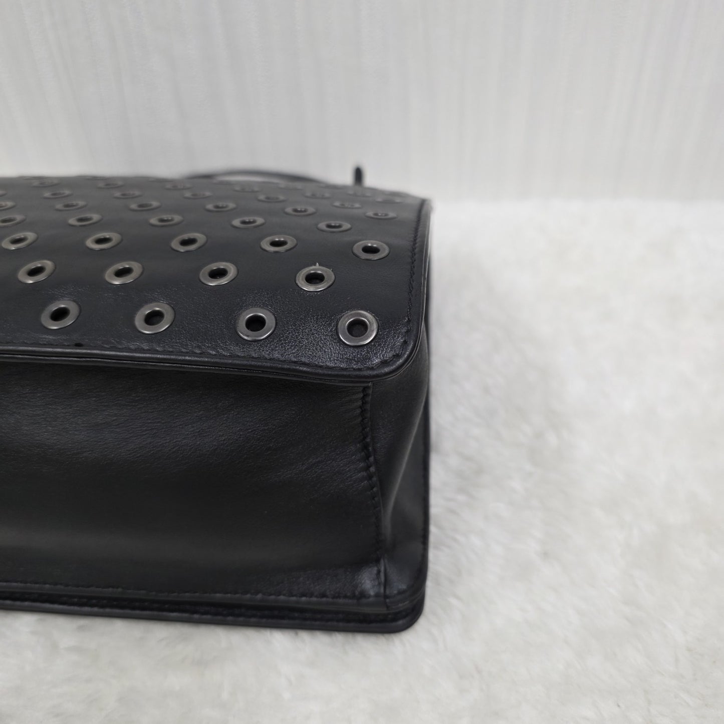 PRADA メタルパンチングレザーチェーンショルダーバッグ ブラック【中古】 