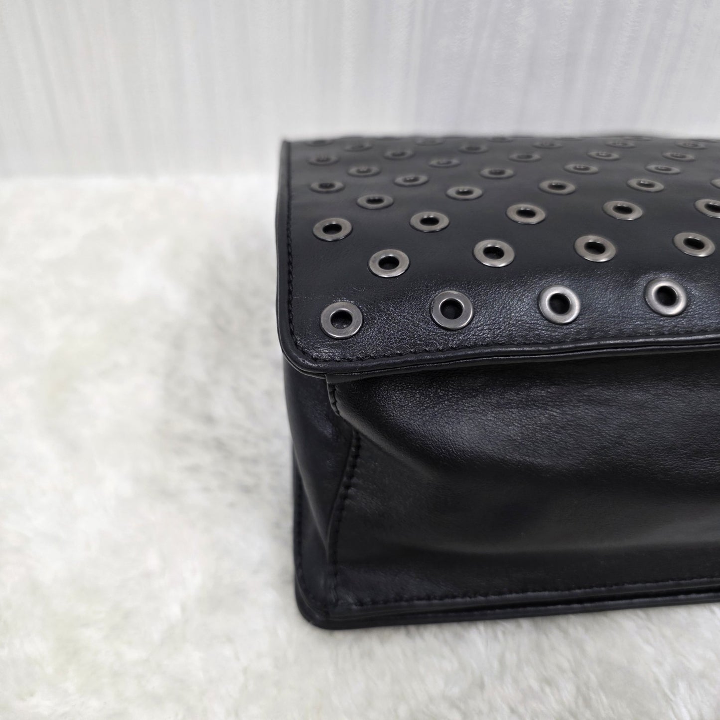 PRADA メタルパンチングレザーチェーンショルダーバッグ ブラック【中古】 