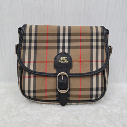 Burberry Pouch Bag (Pre-owned)