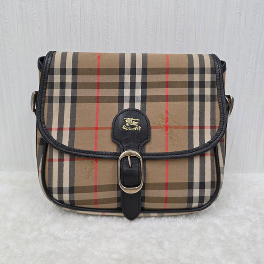 Burberry Pouch Bag (Pre-owned)
