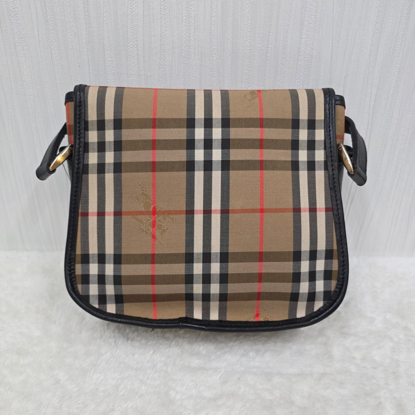Burberry Pouch Bag (Pre-owned)