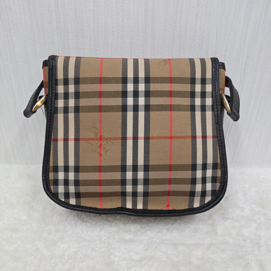 Burberry Pouch Bag (Pre-owned)